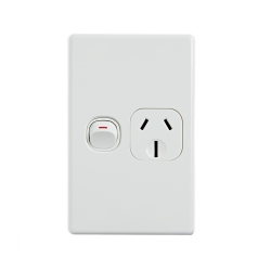 4C | Elegant Single Power Point 250V 15A - Vertical 040.0.0097