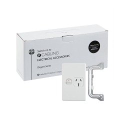 4C | Elegant Single Power Point 250V 15A - Vertical - 10 Pack with 10 FREE C-Clips 040.0.0097.10PACK