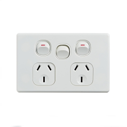 4C | Elegant Double Power Point 250V 10A with Extra Switch - Horizontal 040.0.0100