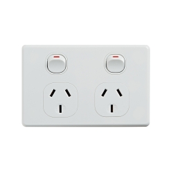 4C | Classic Double Power Point 250V 10A - Horizontal 040.000.0015